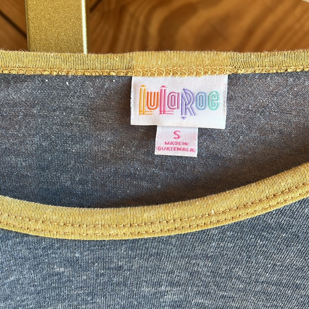 Lularoe Randy top - Picture 2 of 3